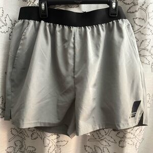 SHEIN Men’s Elastic Waist Shorts. Back Zipper Pocket. Sz Large *Smoke Free Home